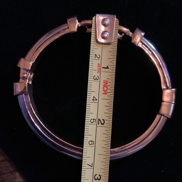 Macys Designer look Silver & gold toned hinged bangle bracelet - Picture 3 of 4